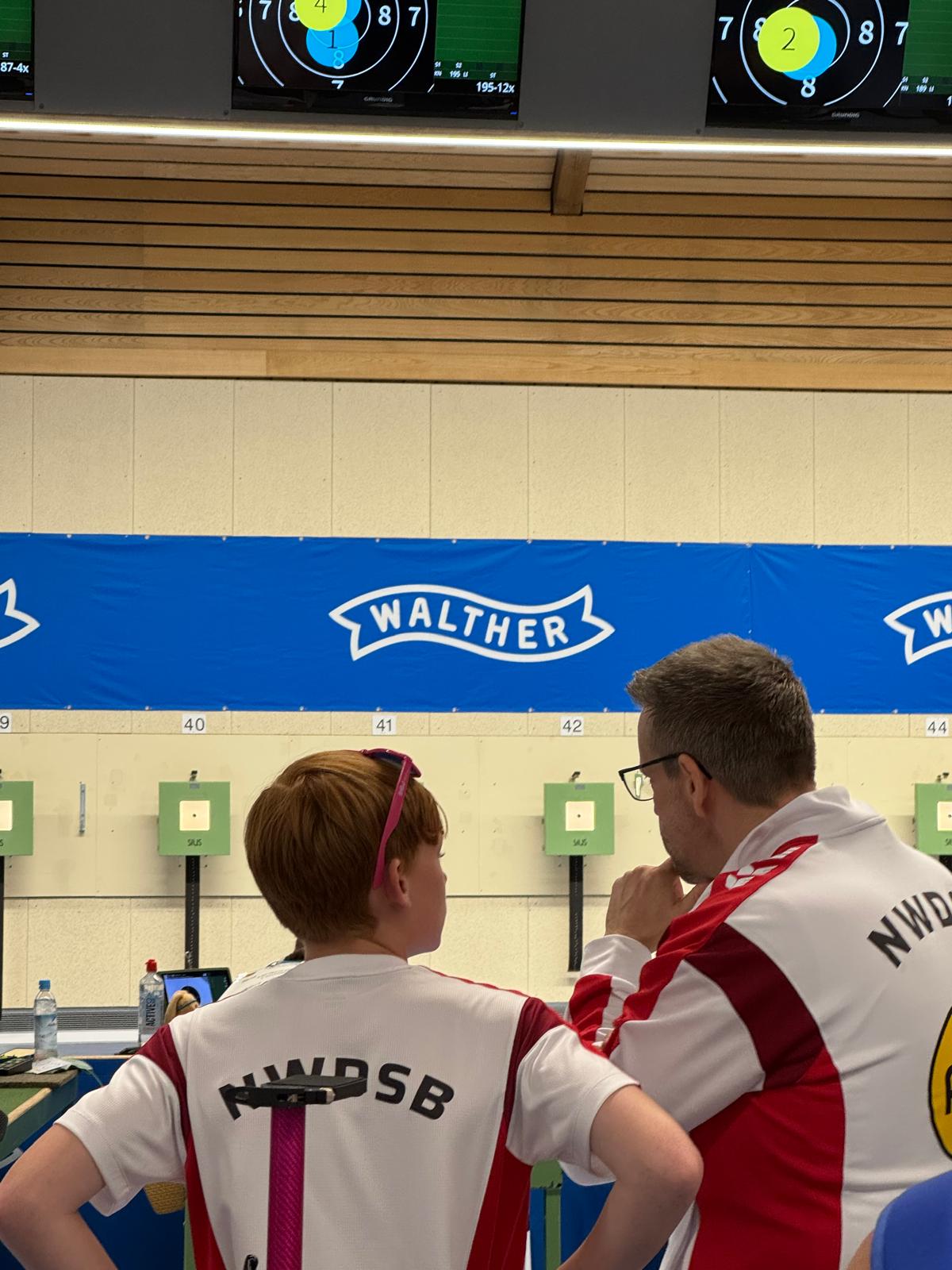 Foto 1 Trainer Marcus Hemmelskamp mit Lian Crull